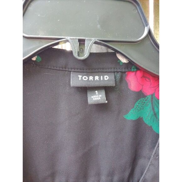 Torrid Black Floral Button Down Blouse Top 1X  #11566544 - Picture 4 of 6